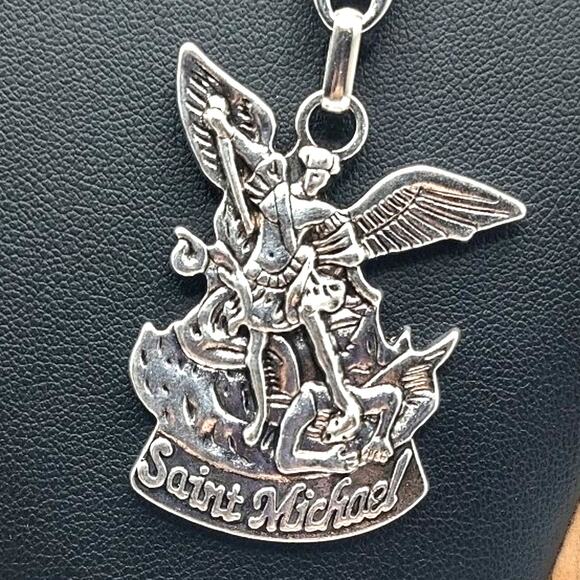 Archangel Saint Michael Keychain Stainless Christian Catholic Faith Birthday NEW - Picture 1 of 6